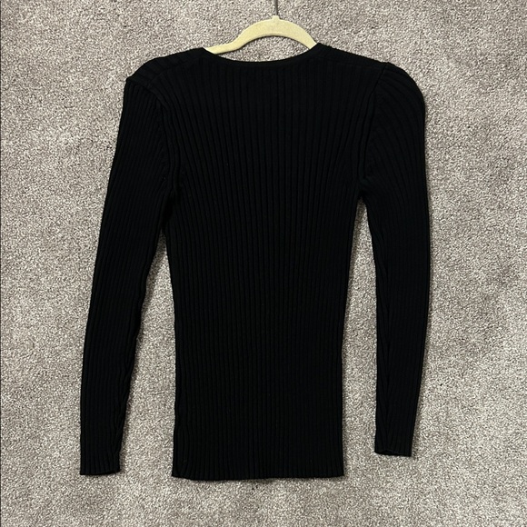 GAP Maternity Lightweight V-Neck Rib Sweater - Picture 5 of 6